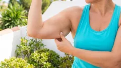 Så här får du fastare armar hemma utan hantlar: Ett enkelt 10-minutersprogram